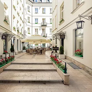 St. Andrew's Palace 4*, Warszawa Polska