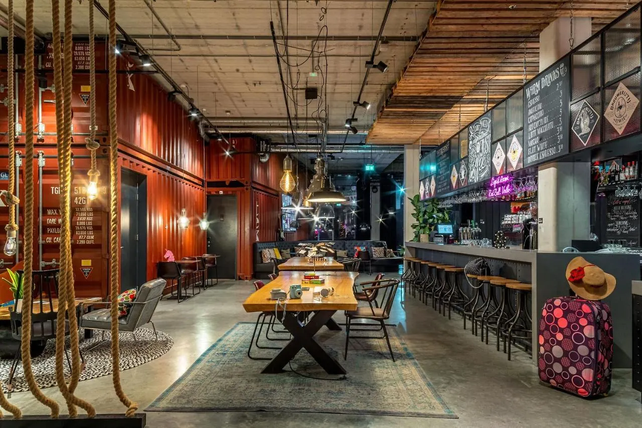 Hotel Moxy Amsterdam Houthavens 4*,  Holandia