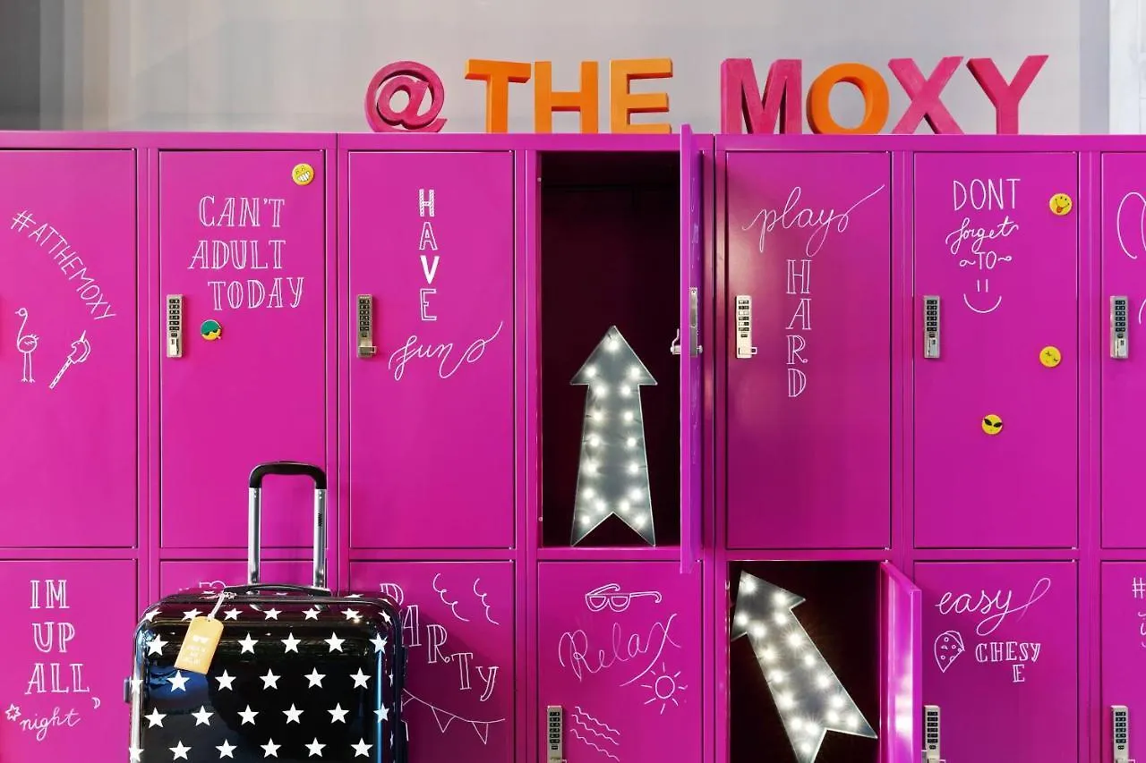 Moxy Amsterdam Houthavens Hotel