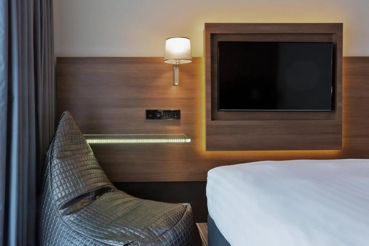 Moxy Amsterdam Houthavens Hotel