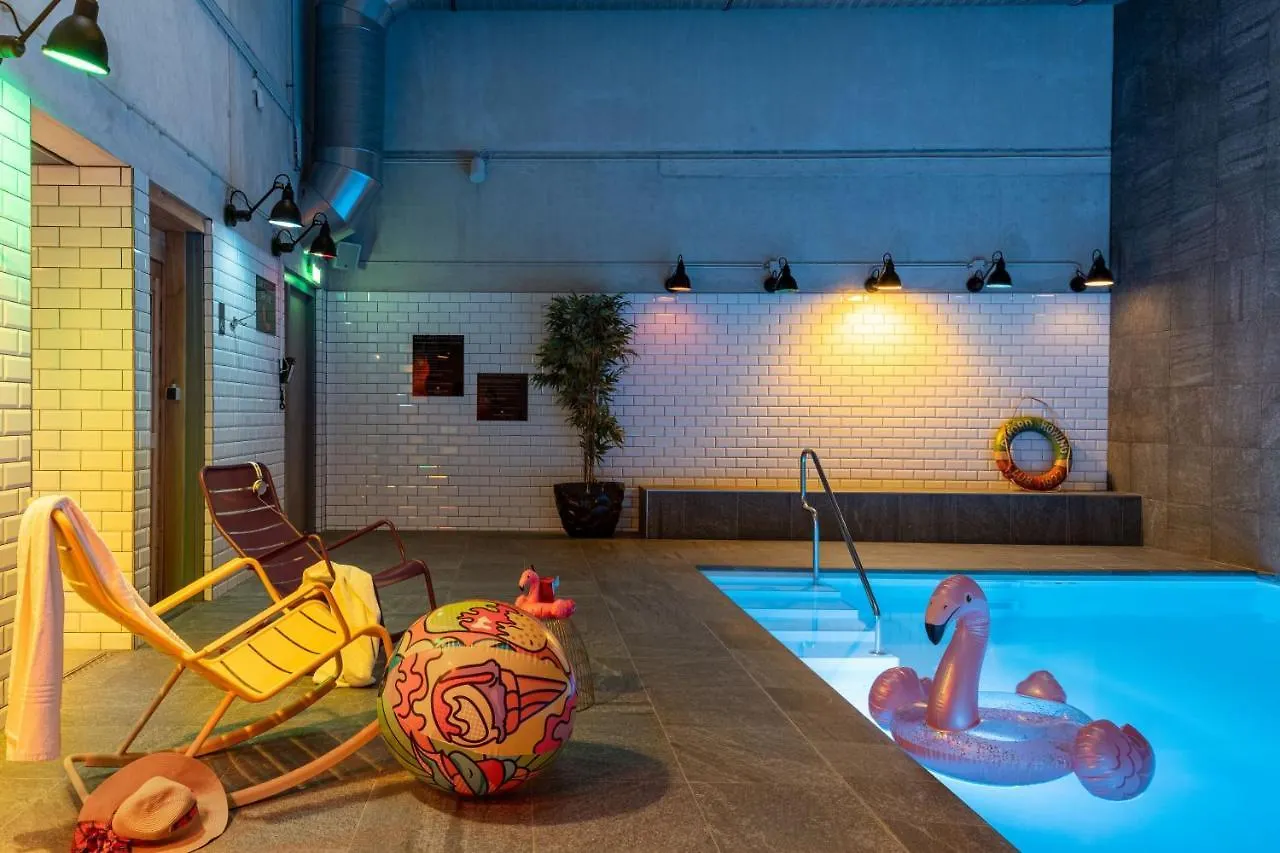 Hotel Moxy Amsterdam Houthavens 4*,  Holandia