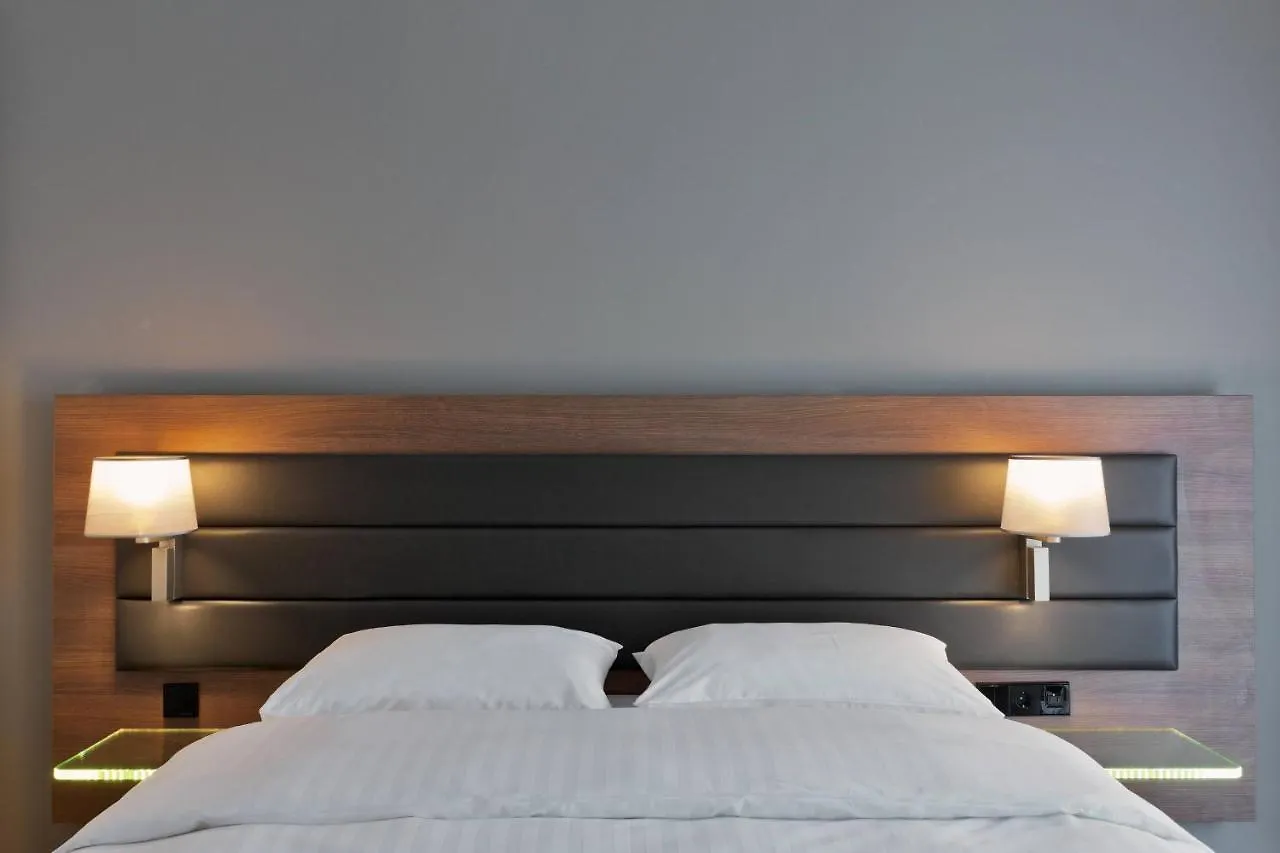 Moxy Amsterdam Houthavens Hotel