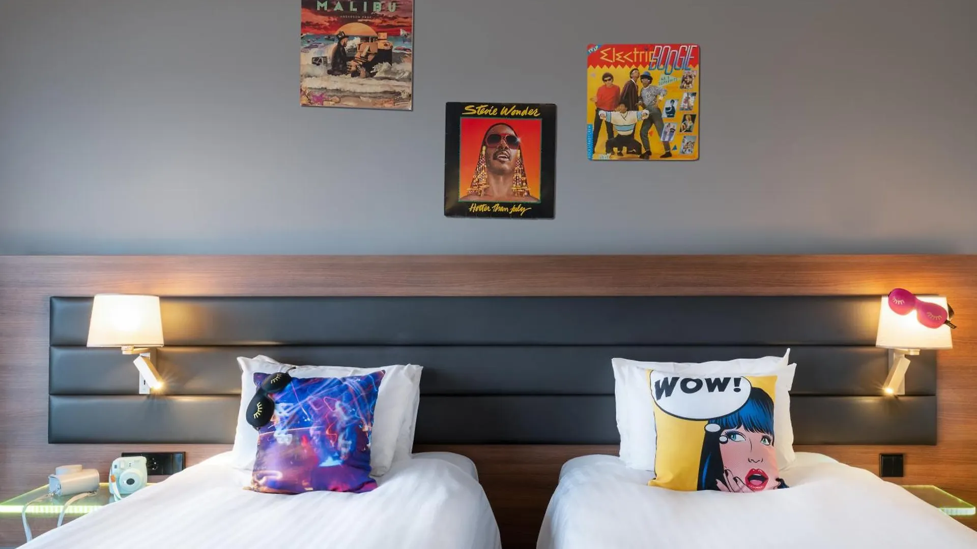 Moxy Amsterdam Houthavens Hotel