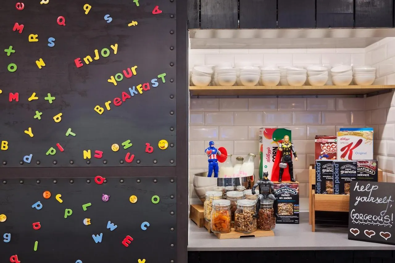 Moxy Amsterdam Houthavens Hotel
