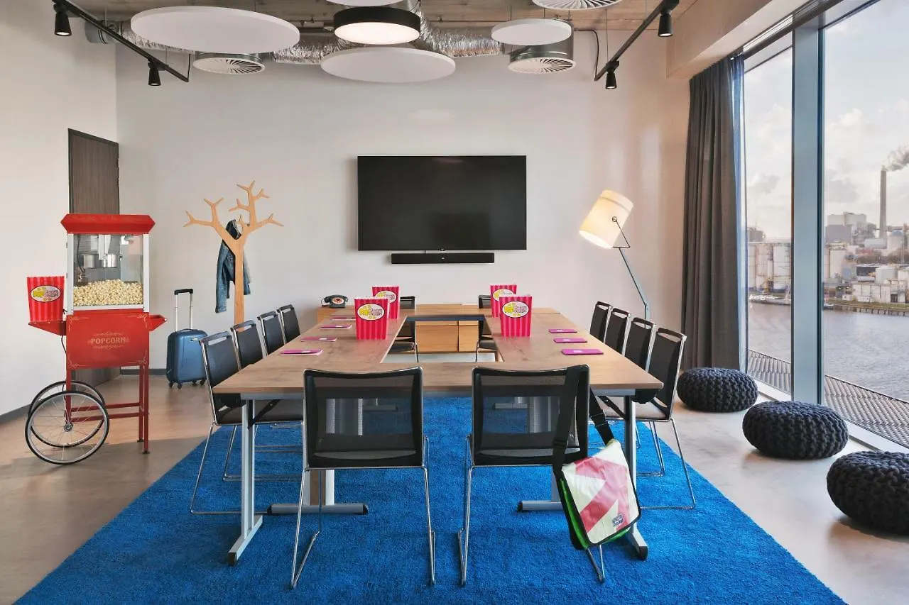 Hotel Moxy Amsterdam Houthavens Holandia