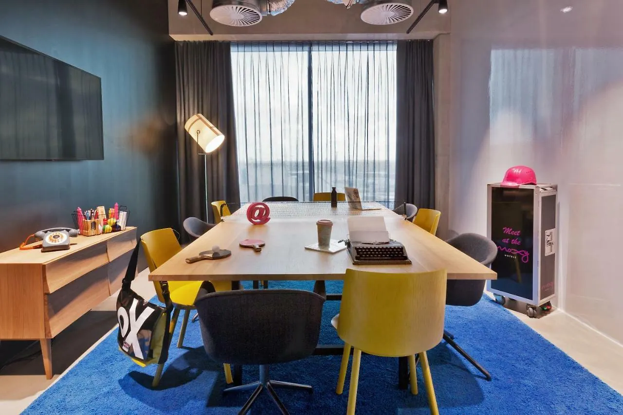 Hotel Moxy Amsterdam Houthavens 4*,  Holandia