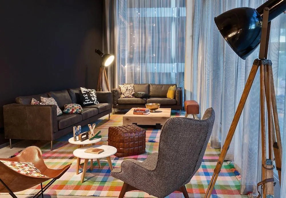 Hotel Moxy Amsterdam Houthavens 4*,